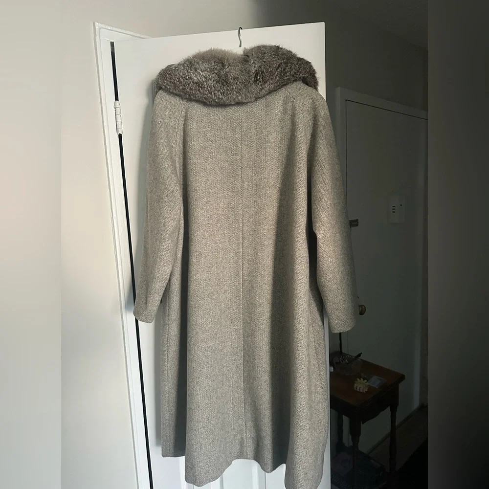 Vintage Arlette Herringbone Coat with Fur Trim - Picture 5 of 7